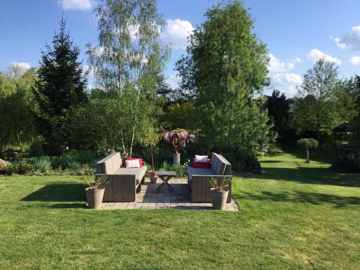 Les Epis Du Vent Bed & Breakfast Adilly Bagian luar foto