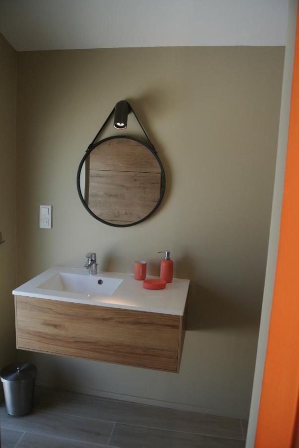 Les Epis Du Vent Bed & Breakfast Adilly Bagian luar foto