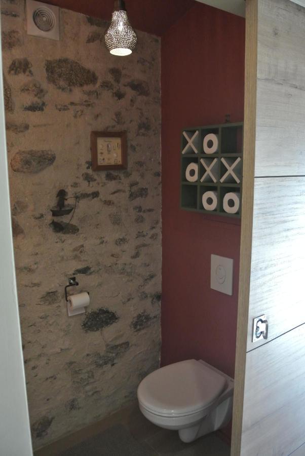 Les Epis Du Vent Bed & Breakfast Adilly Bagian luar foto