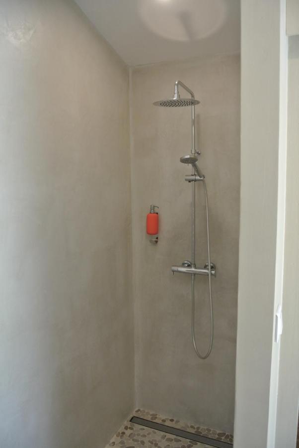 Les Epis Du Vent Bed & Breakfast Adilly Bagian luar foto