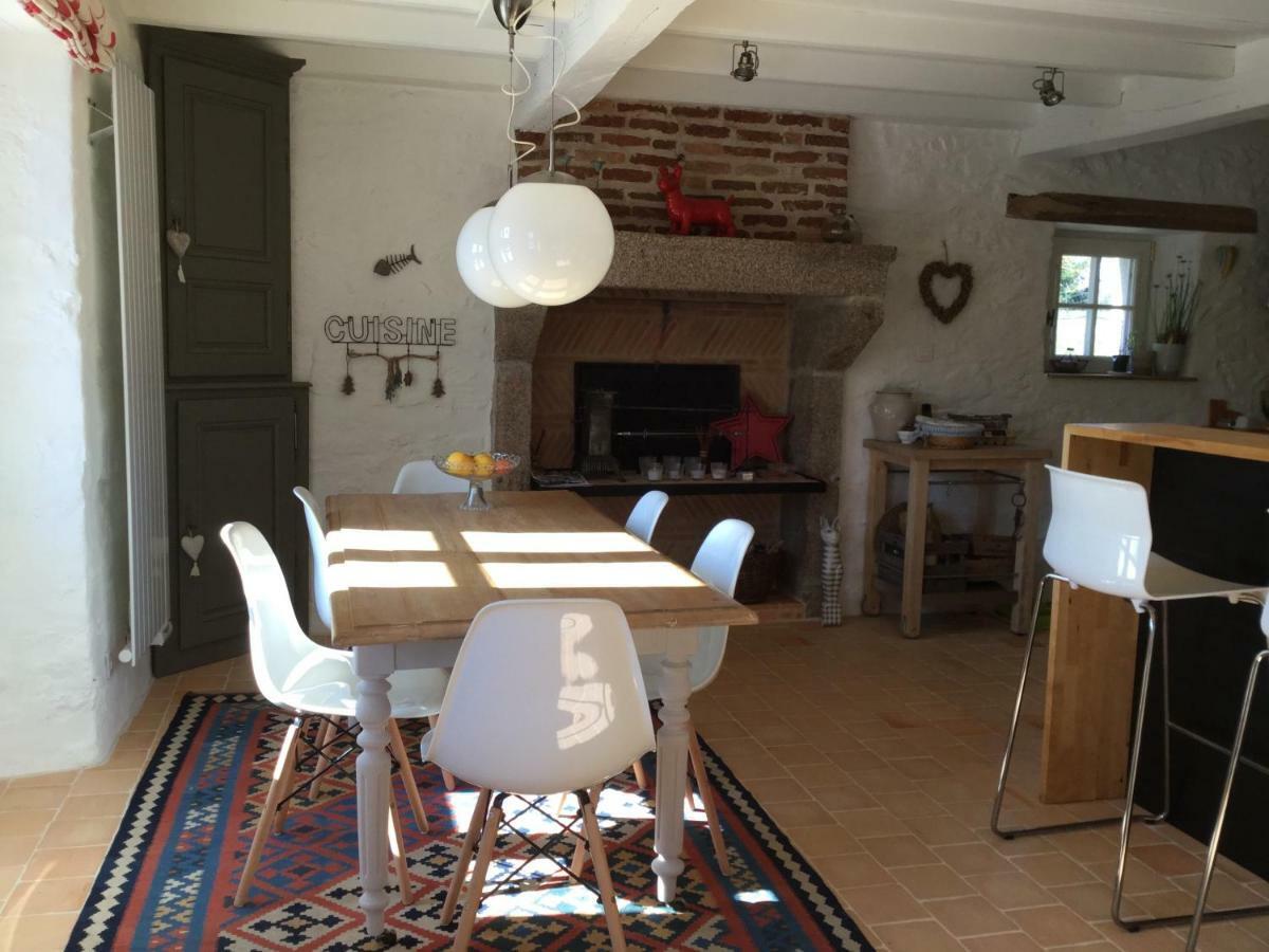 Les Epis Du Vent Bed & Breakfast Adilly Bagian luar foto
