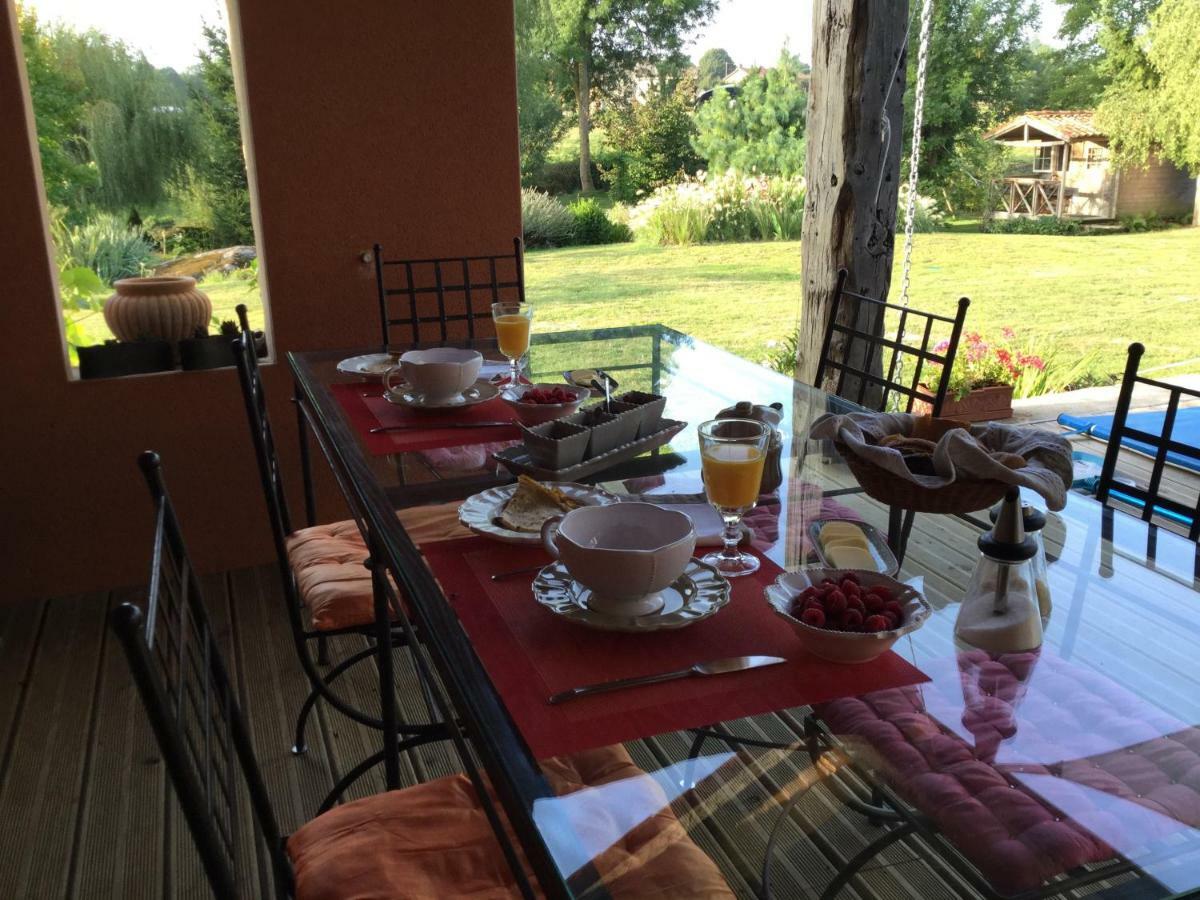 Les Epis Du Vent Bed & Breakfast Adilly Bagian luar foto