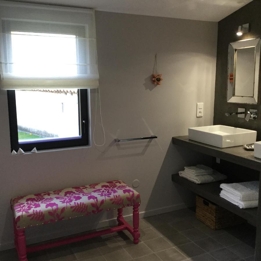 Les Epis Du Vent Bed & Breakfast Adilly Bagian luar foto